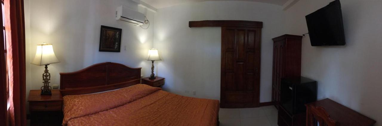 Hotel Los Higuerones Paso Canoas Exterior photo