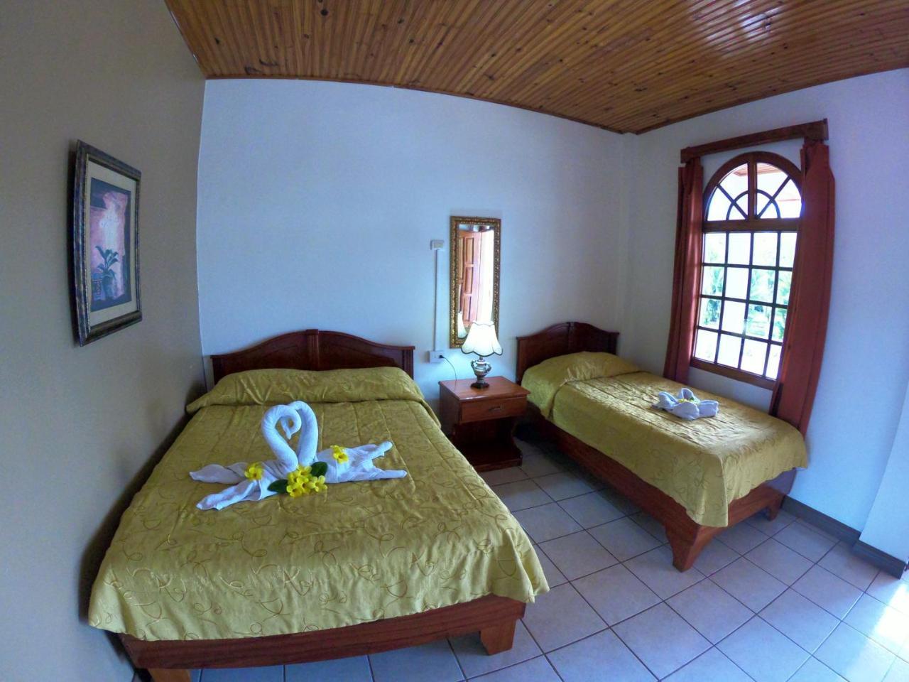 Hotel Los Higuerones Paso Canoas Exterior photo